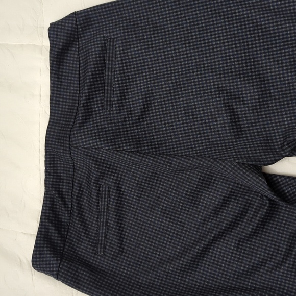 Soho Apparel Ltd. Size L - Picture 5 of 6